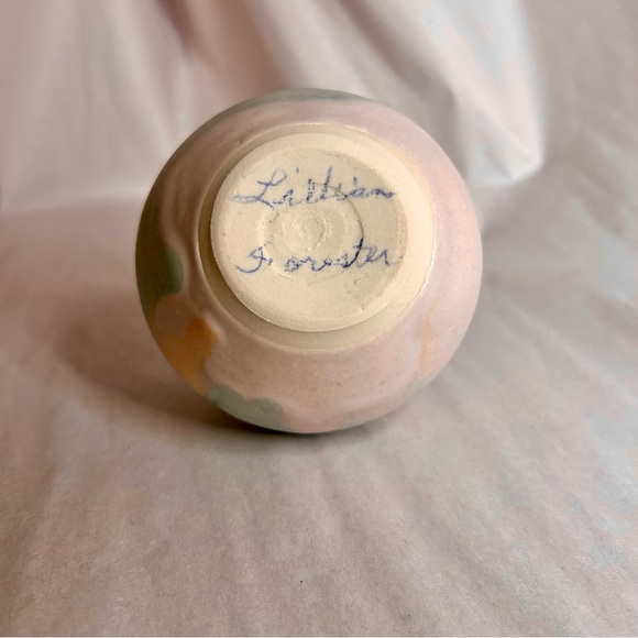 Studio Pottery Vase - Picture 2 of 5